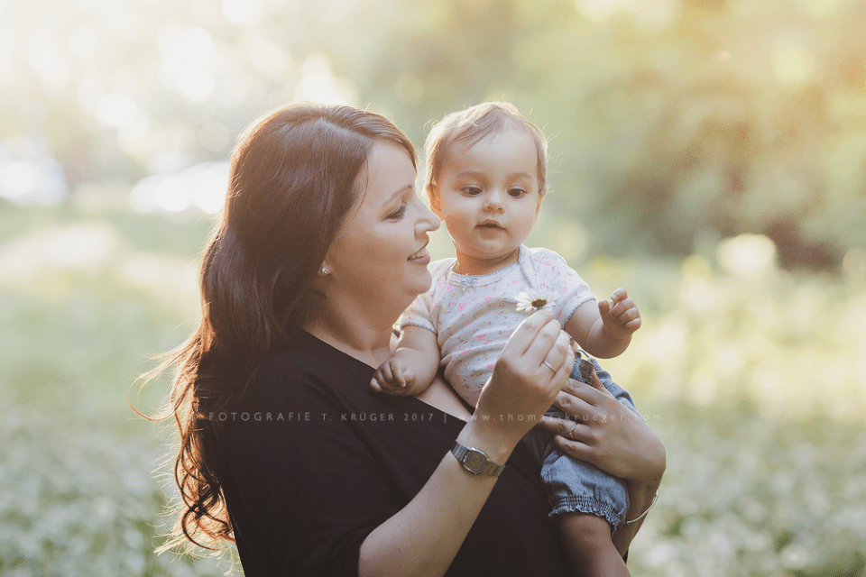 Marion mit ihrer Tochter, fotografiert von Thomas Krüger