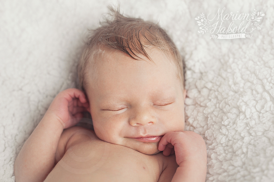 08-Babybauchfotos_und_Neugeborenenfotos_Esslingen