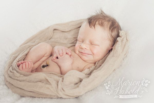 09-Babybauchfotos_und_Neugeborenenfotos_Esslingen