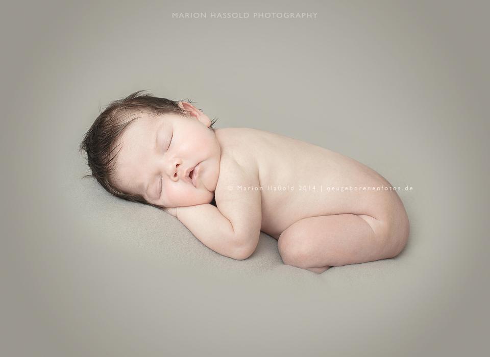 06-Antonia-Babybauchfotos_und_Neugeborenenfotos_Esslingen