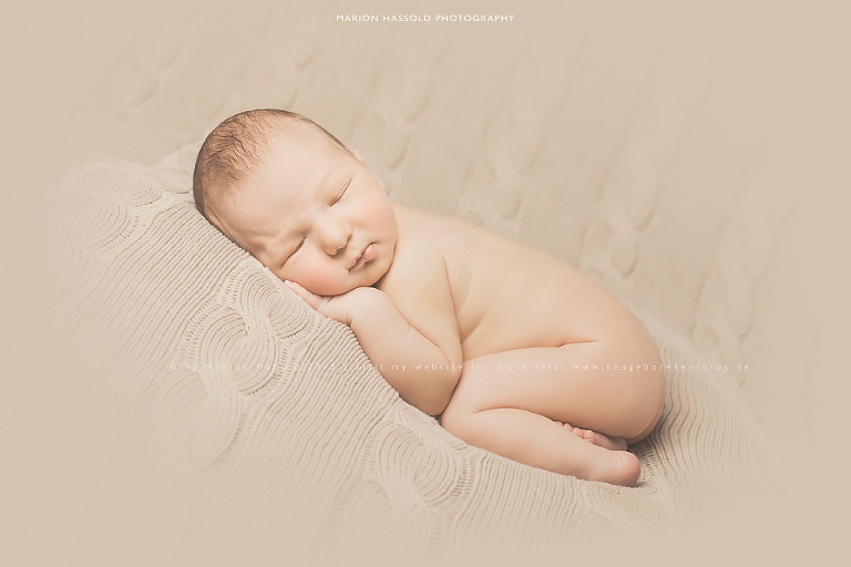 22-Babybauchfotos_und_Neugeborenenfotos_Esslingen