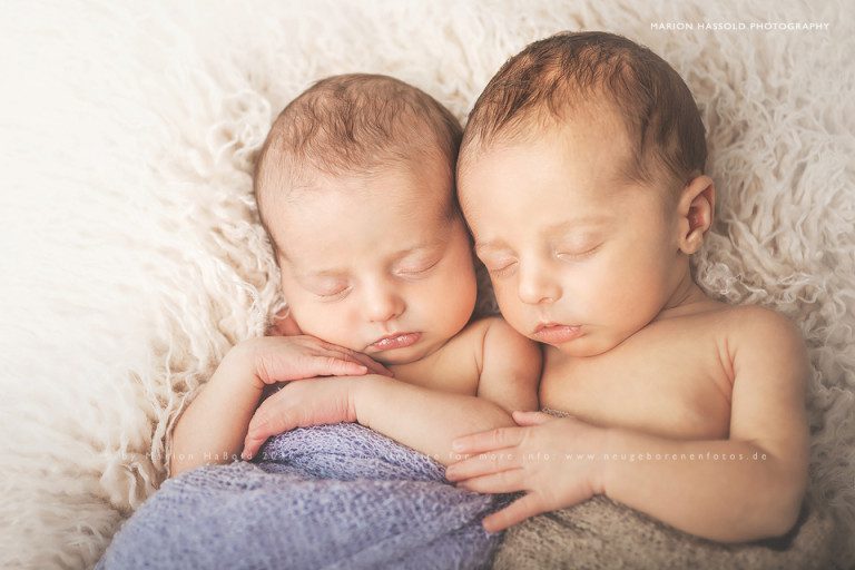 Zwillingspaar – ein Neugeborenenfotoshooting in Stuttgart