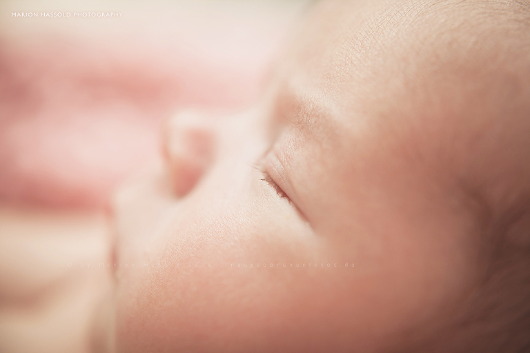 04-Babybauchfotos_und_Neugeborenenfotos_Nuertingen