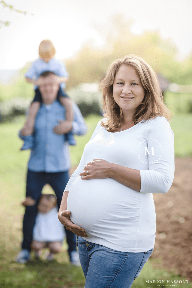 Kleidung bei Fotoshootings: Die 10 besten Tipps 4 Babybauchfotografie Esslingen Stuttgart MarionHassold