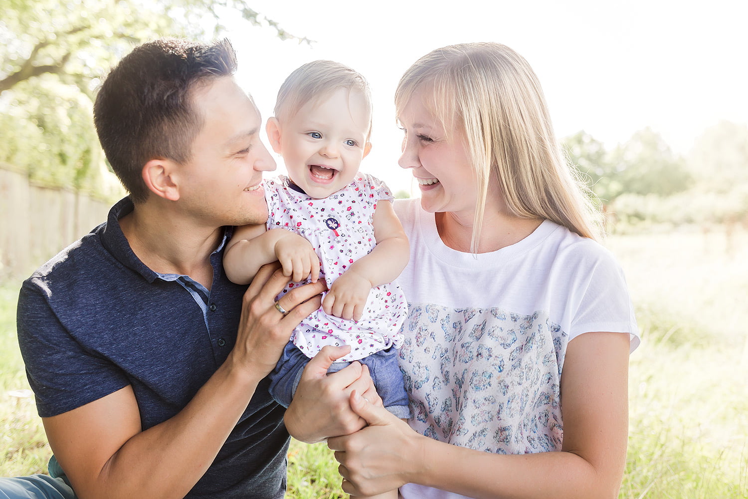 Verträumte Familienfotos im Freien 13 Babyfotos erster Geburtstag
